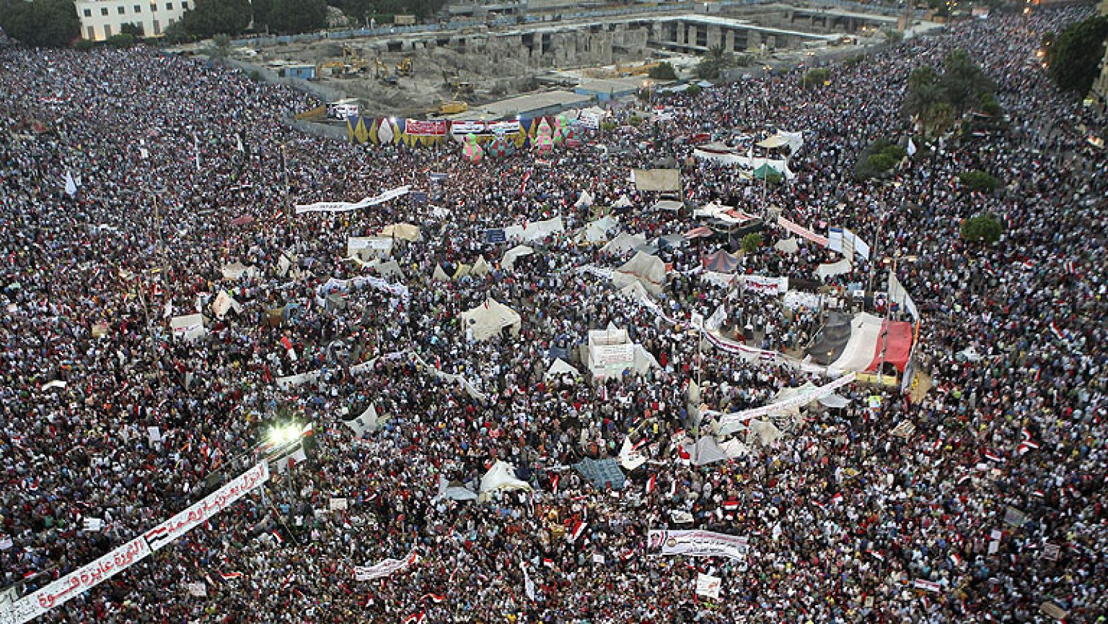 Informativo 24h: Decenas de muertos en un día de grandes manifestaciones opuestas en Egipto | RTVE Play