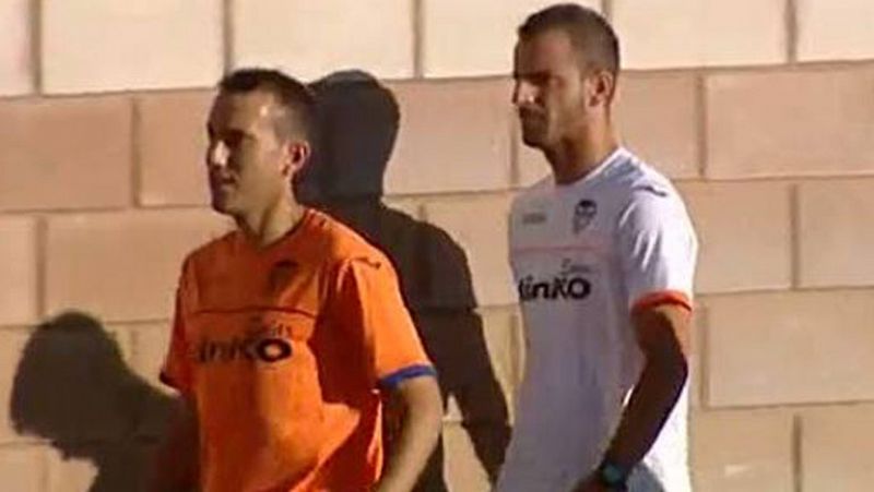 El 'culebrón Soldado' podría estar muy cerca de su final. El delantero del Valencia podría ser traspasado en breve al Tottenham, que deberá pagar la clausula de 30 millones del internacional español.