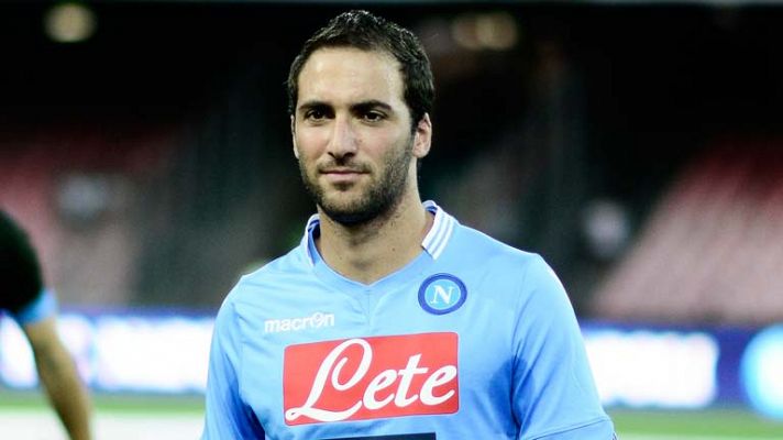 Higuaín, recibido a lo grande en San Paolo