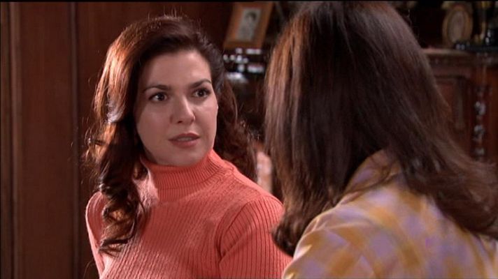 Elena acusa a Rosalía de ladrona 