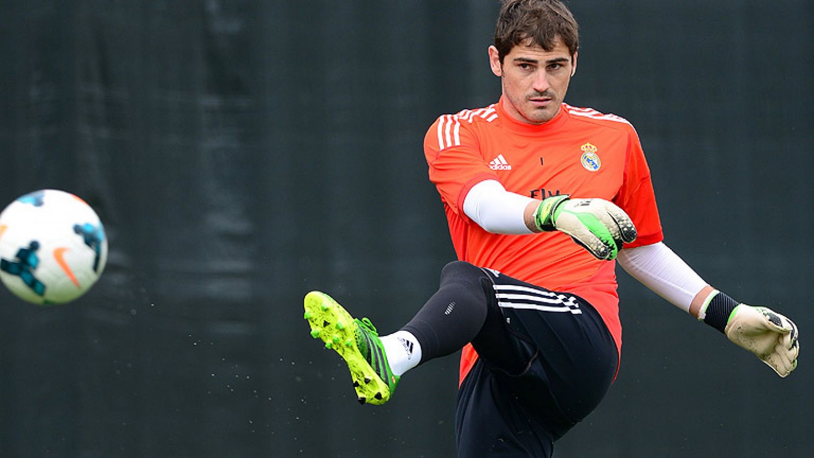 Después de su peor temporada en el Real Madrid, Iker Casillas ha comenzado la pretemporada con las ilusiones renovadas. Además, Iker ha elogiado a Gareth Bale.