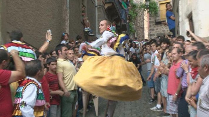 Comando Actualidad - Danzadores de Anguiano