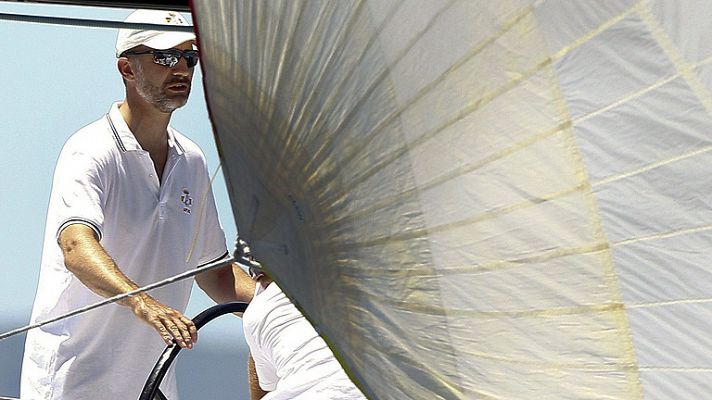 Telediario 1 - El príncipe, en la Copa del Rey de vela