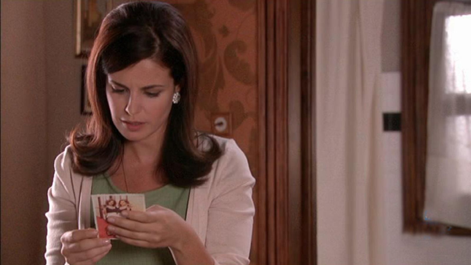 Elena descubre el pasado de Rosalía (Capítulo 57)