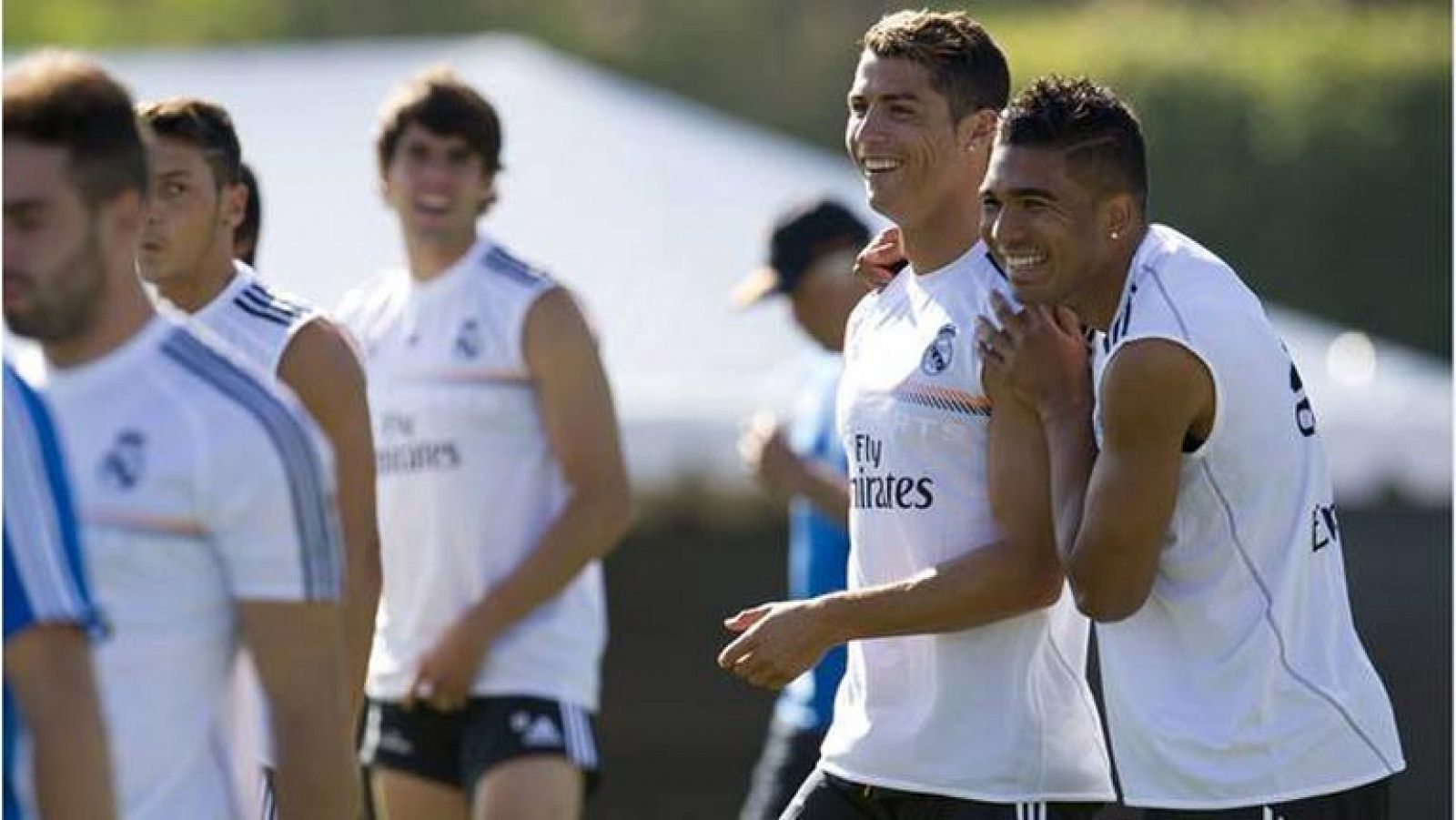 Telediario 1: El Madrid se mide a los Galaxy con Bale en la retina | RTVE Play