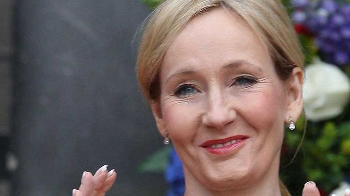 Telediario 1 - J.K. Rowling, bajo seudónimo