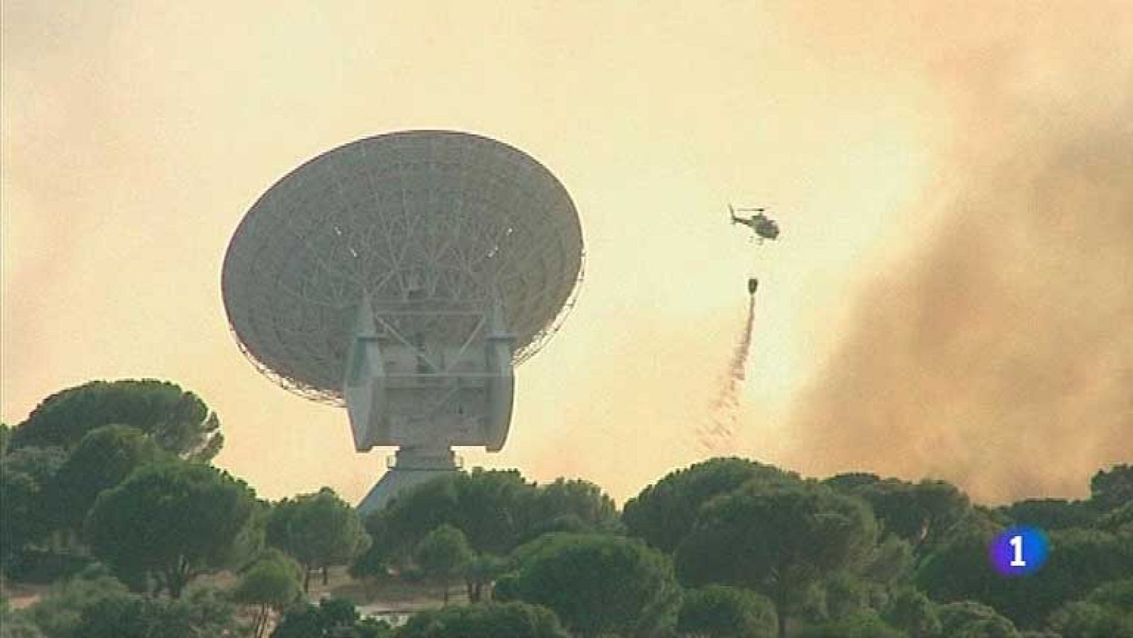 Un grave incendio se ha declarado este sábado en Cebreros en Ávila.