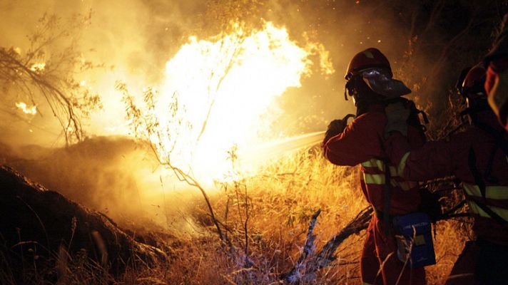 Varios vecinos desalojados tras declararse un incendio en Cebreros, Ávila