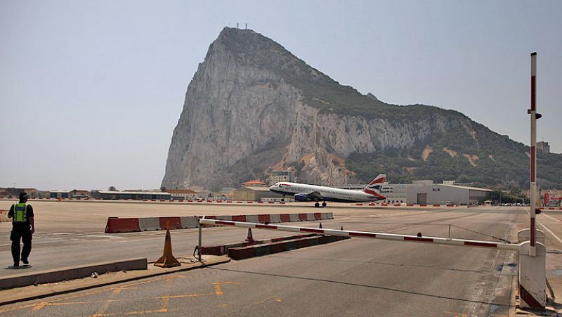 Bruselas mediará sobre el conflicto de Gibraltar mientras Cameron muestra su "seria preocupación""