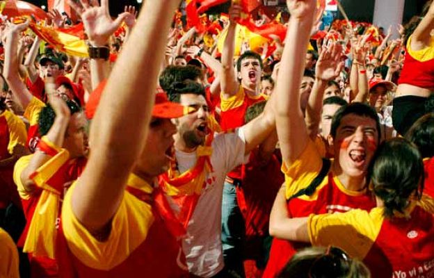 Eurocopa - Delirio en la plaza de Colón