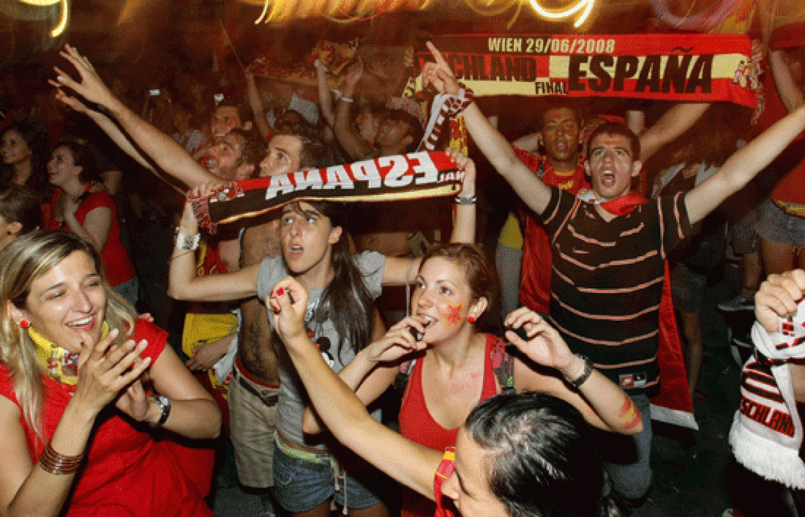 Miles de españoles festejan la Eurocopa en Viena