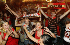 Miles de españoles festejan la Eurocopa en Viena