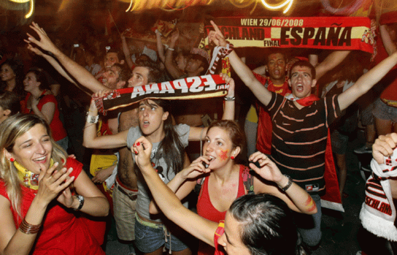 Miles de españoles festejan la Eurocopa en Viena