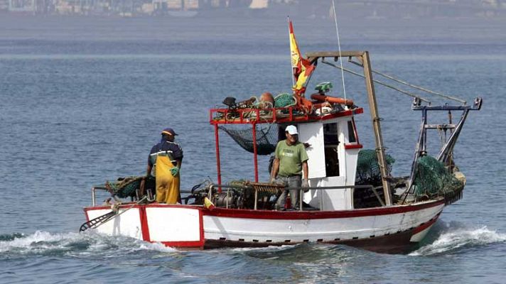 La policía del Peñón retiene un barco español