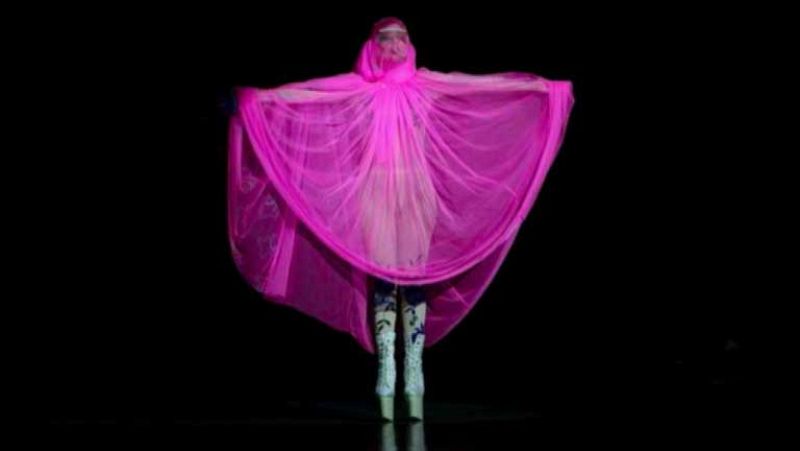 Lady Gaga deja su nuevo sencillo "Burqa" que se escuche en internet 