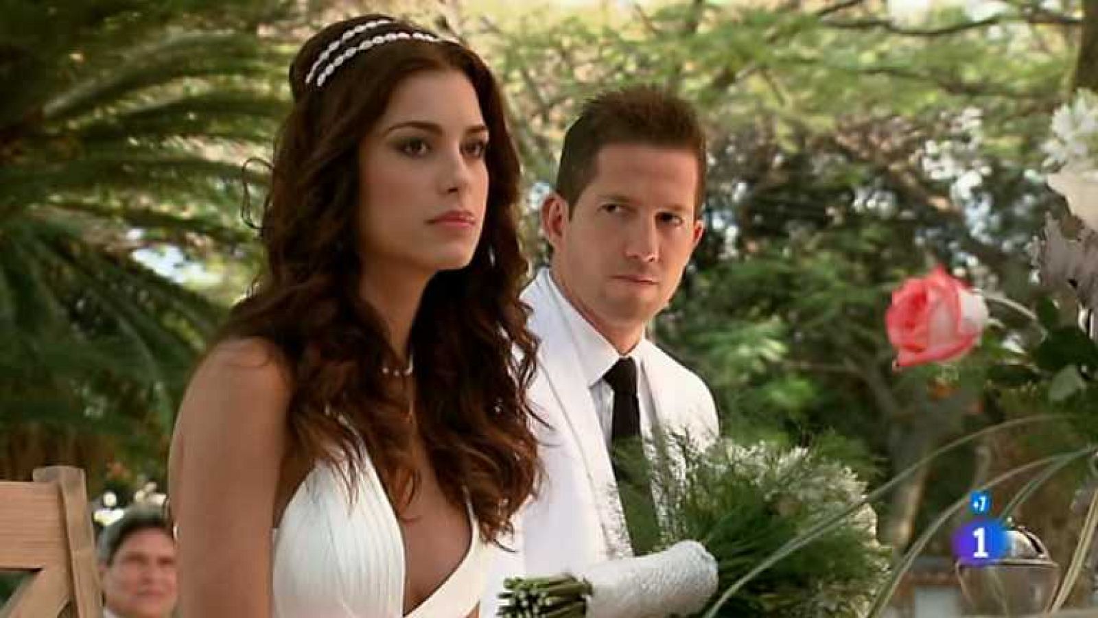 Las bandidas - Capítulo 42 - Llega el día de la boda y todos andan de cabeza - ver ahora