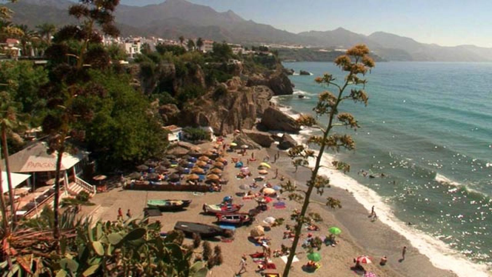 Comando al sol: Bodas y batallas - Nerja