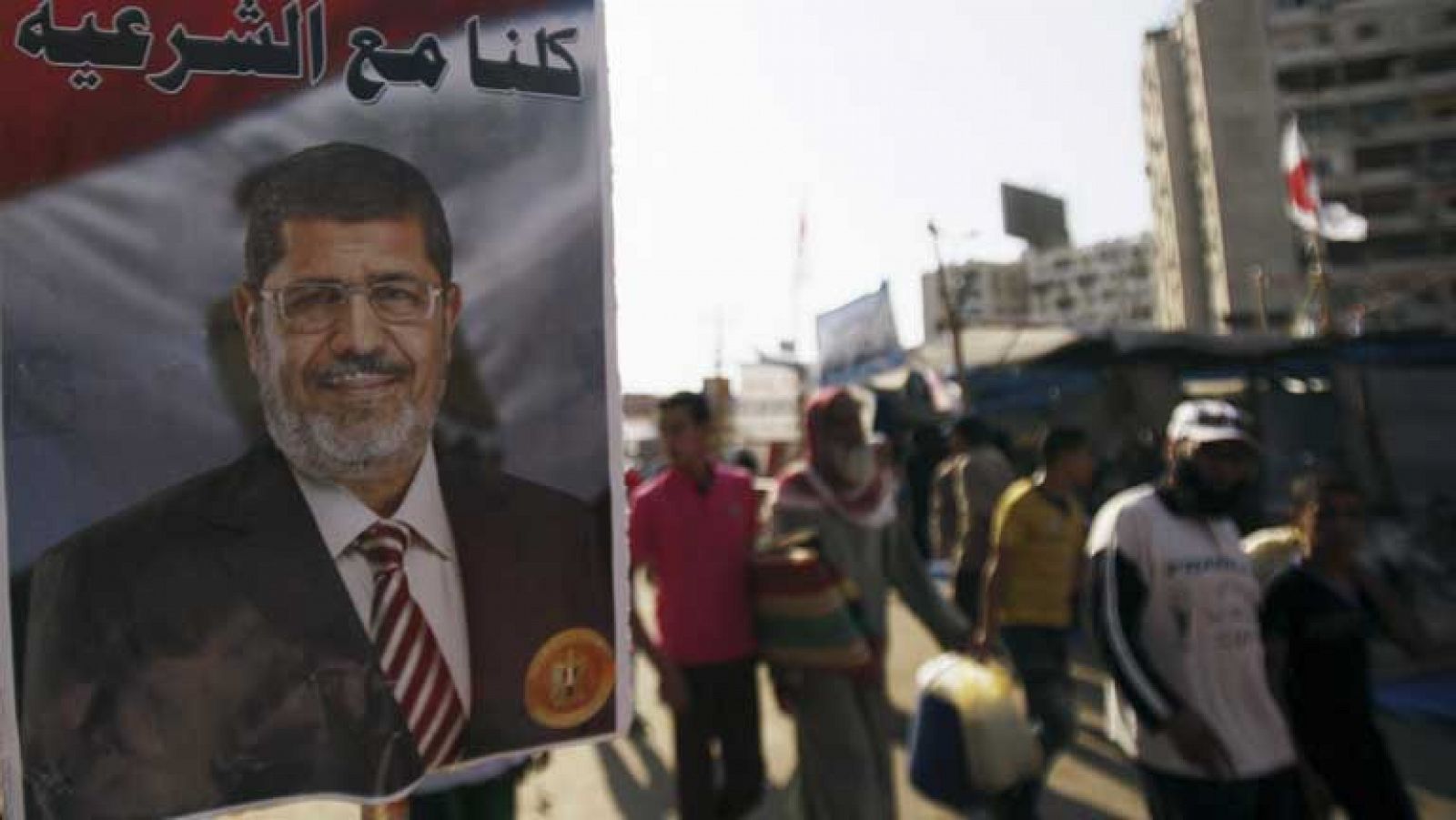 Telediario 1: Miles de seguidores de Mursi rechazan al Ejército en plazas de El Cairo | RTVE Play