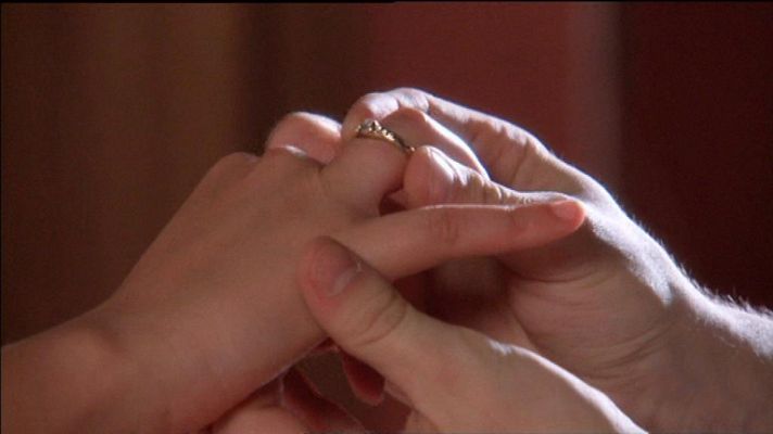 Gran Reserva. El origen - Ángel pide matrimonio a Carolina