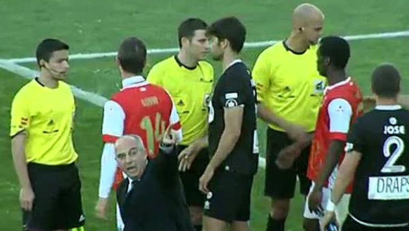 La denuncia por intento de amaño de partido que presentó el Girona por el partido contra el Racing se ha materializado en una grabación en la que Francisco Pernía ofrecería una "contraprestación" por permanecer en Segunda División.