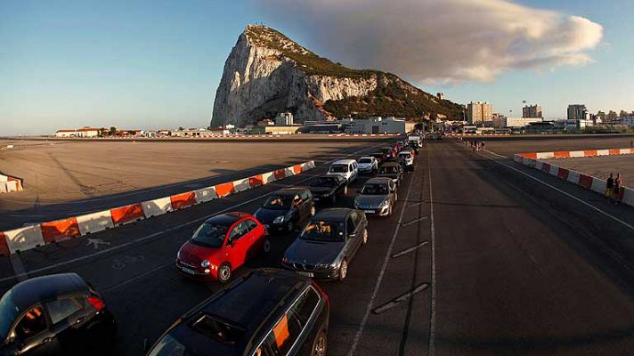 Colas en el paso de Gibraltar