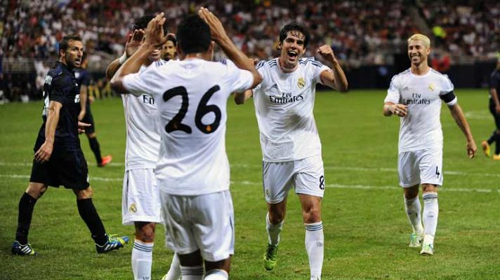 Paseo del Real Madrid ante el Inter