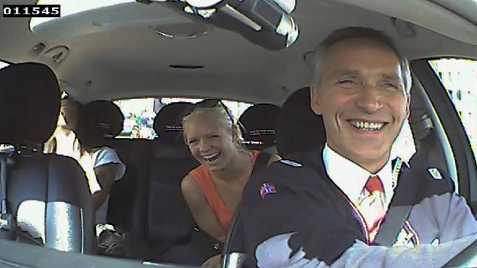 El primer ministro noruego se pone al volante de un taxi