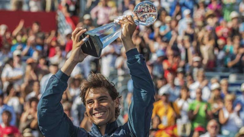  Rafa Nadal ha cerrado su regreso a las pistas con un éxito absoluto, culminado en una final 'express' en la que ha pasado por encima de Milos Raonic, encogido ante el imparable tenis del tenista español, que se ha hecho con el Masters 1000 de Montre