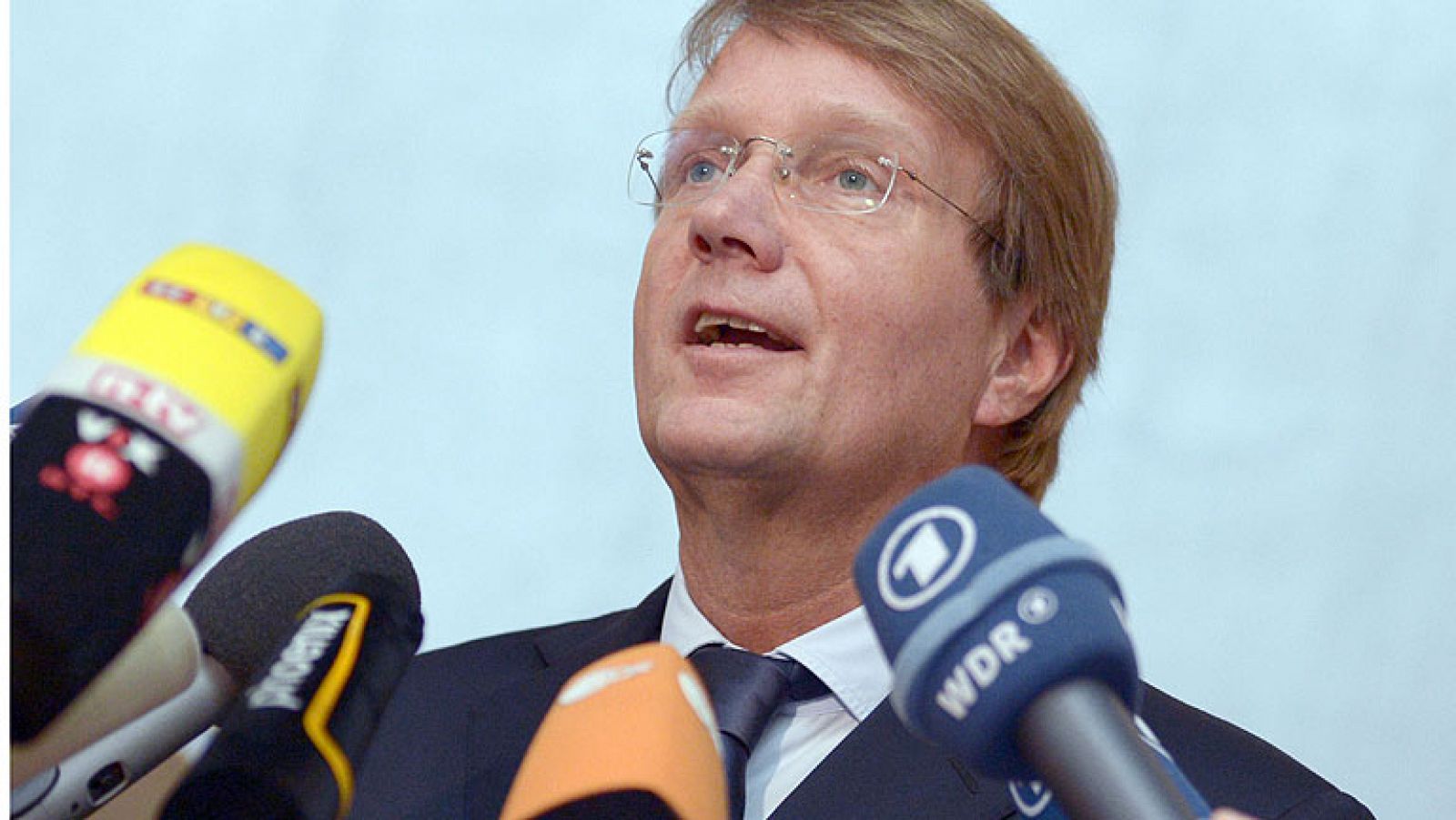 Telediario 1: El ministro responsable de los servicios secretos alemanes comparece ante el Parlamento  | RTVE Play