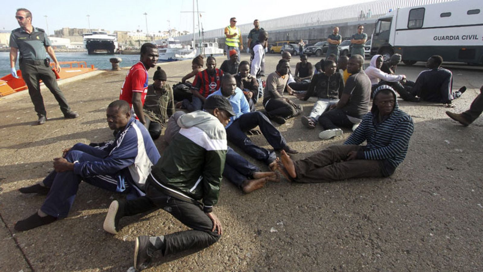 El aumento de pateras en el Estrecho eleva a casi 200 los inmigrantes rescatados en tres días