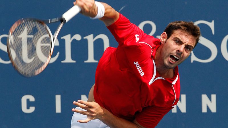 El comienzo del Masters 1000 de Cincinnati ha sido positivo para Marcel Granollers, que se ha impuesto a Rosol por 5-7, 6-4 y 6-0, y negativo para Nico Almagro, que se ha despedido al perder con Dimitrov 7-6(3) y 6-4.