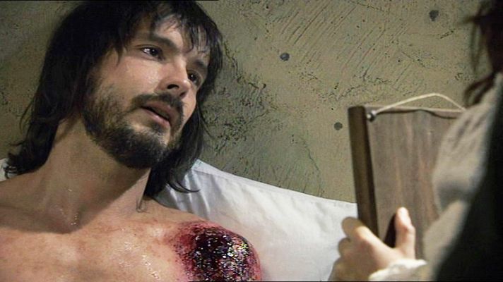 Águila Roja - Margarita ayuda a Gonzalo