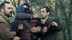 Águila Roja - Águila, herido, lucha por sus amigos