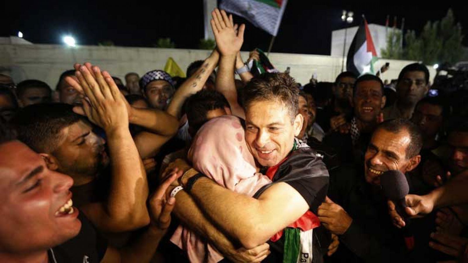 Israel libera a 26 presos palestinos