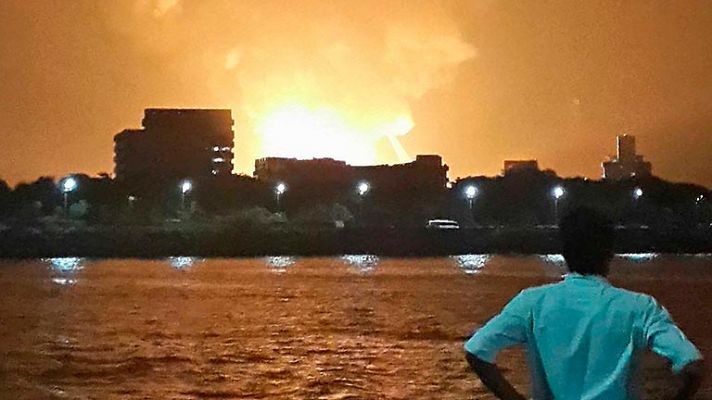 Telediario 1 - Explosión de un submarino indio