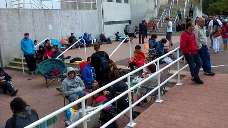 El martes por La 1 vuelve la Champions League con el Olympique de Lyon - Real Sociedad. Hoy se han puesto a la venta 800 entradas para ese partido sólo para aquellos socios que mantuvieron su abono cuando la Real descendió a Segunda. Quedan poco más 