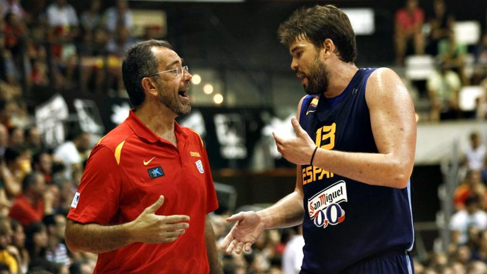 Juan Antonio Orenga se ha estrenado con victoria como seleccionador español al superar por 70-66 a una aguerrida Polonia que aguantó hasta el final, en el primer partido amistoso de preparación para el Eurobasket de Polonia disputado en Castellón.