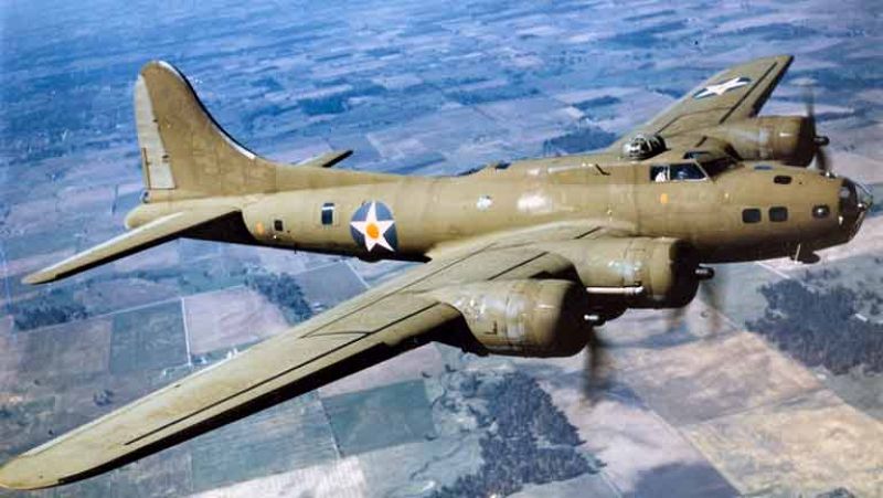 El bombardero que derrotó a los nazis vuelve a surcar los cielos