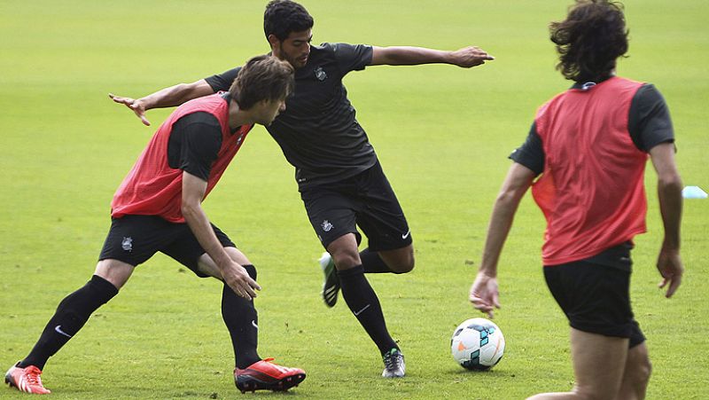 Hasta siete bajas podria tener la Real Sociedad en su estreno liguero y en Champions. Ifrán, Agirretxe, Mikel González y José Ángel son bajas seguras, mientras que Pardo, Elustondo y Prieto son duda.