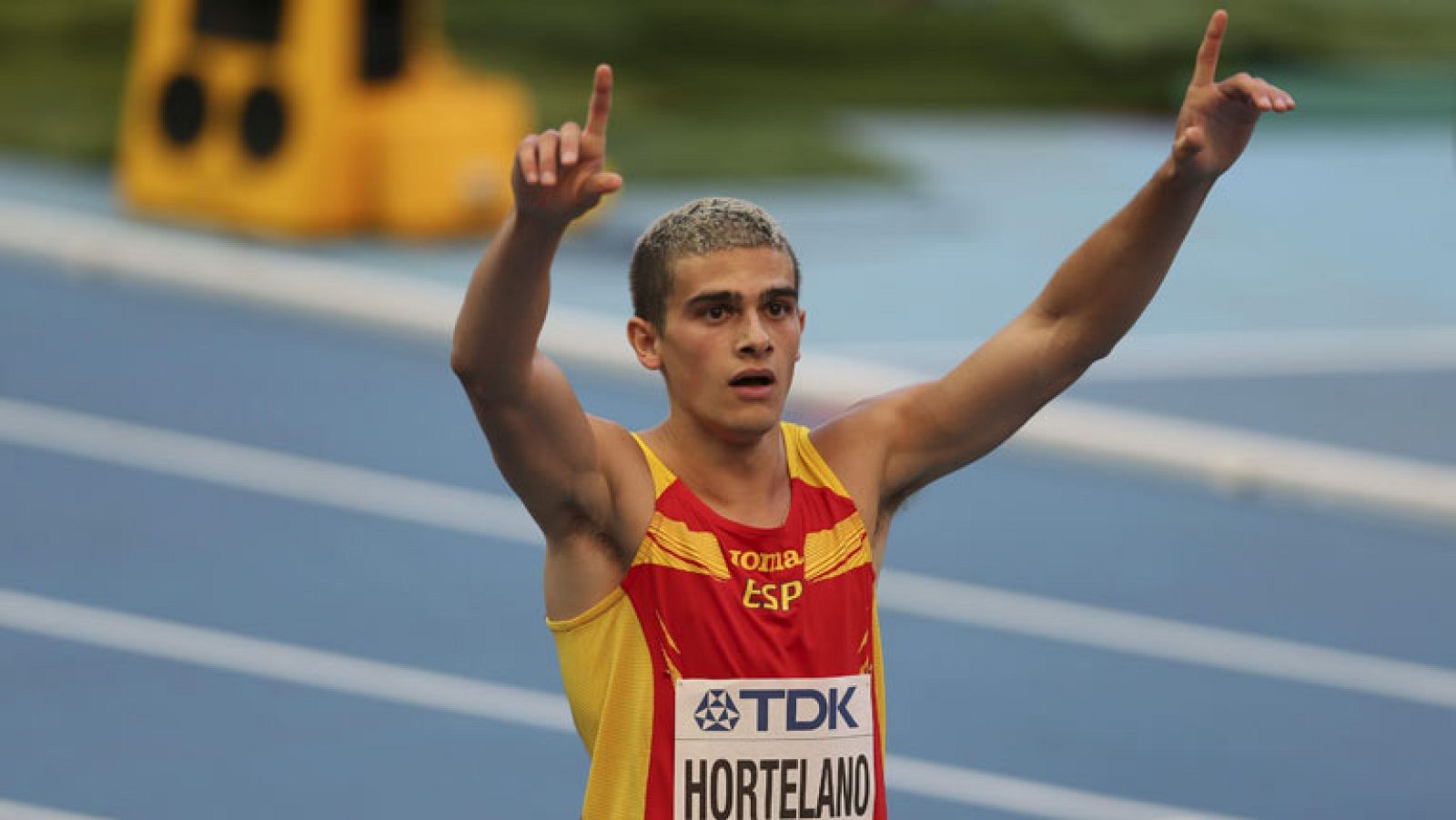 Bruno Hortelano se ha clasificado para las semifinales de 200 metros de los Mundiales con un nuevo récord de España (20.47) que le dio el segundo puesto en la tercera serie, ganada por el jamaicano Warren Weir en 20.34.