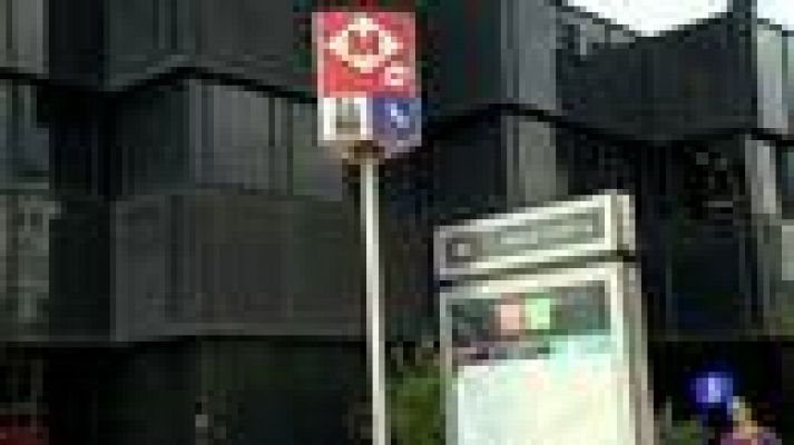 Telediario 1 - El metro de Barcelona no esperará a la Supercopa