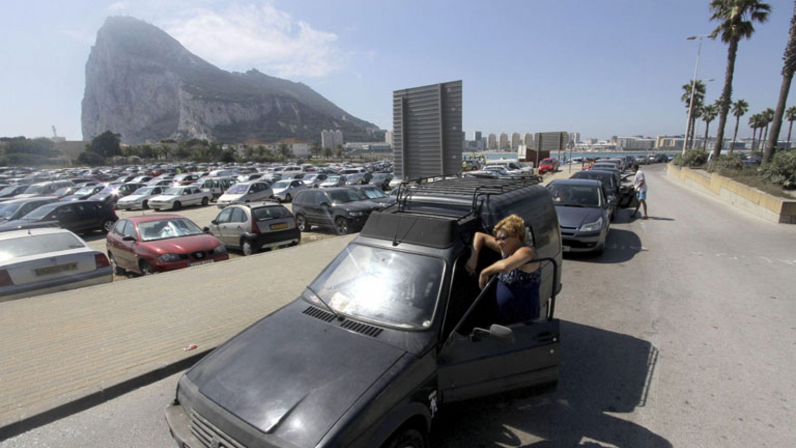 Rajoy hablará con Barroso tras la petición del Reino Unido de observadores de la UE para Gibraltar