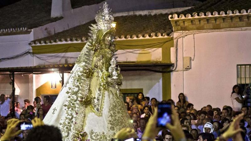 Procesión extraordinaria de la Virgen del Rocío por el bicentenario del "Rocío chico" 