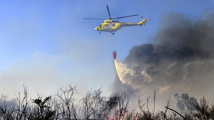 Controlado uno de los incendios de Ourense y desactivado el nivel uno