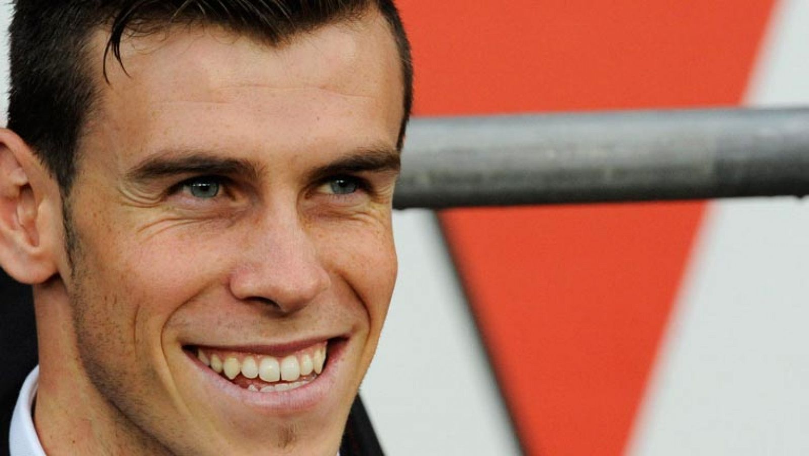 Informativo 24h: Gareth Bale, del Madrid por 99 millones | RTVE Play