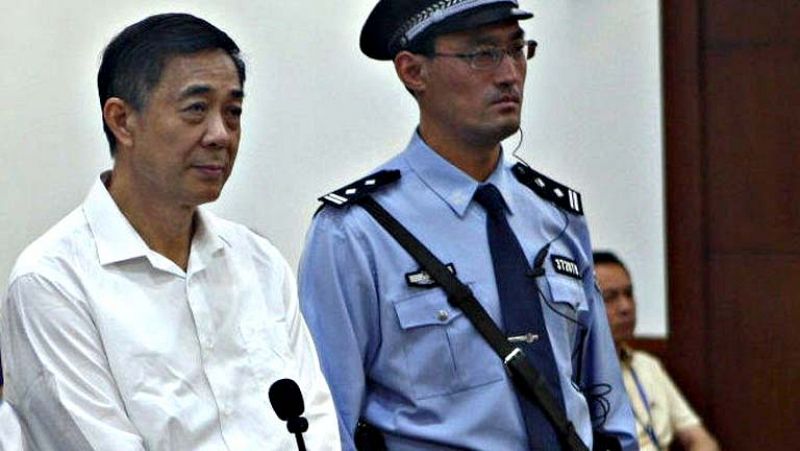 El exdirigente chino Bo Xilai niega haber aceptado sobornos el primer día de su juicio por corrupción