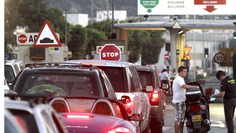 La guardia civil investiga si Gibraltar ha lanzado nuevos bloques de hormigón 