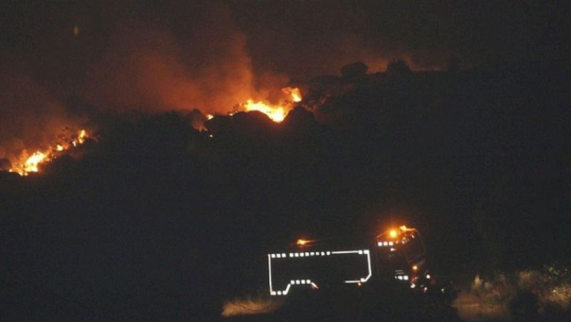 Dos incendios obligan a desalojar sendos municipios de Zamora y Salamanca 