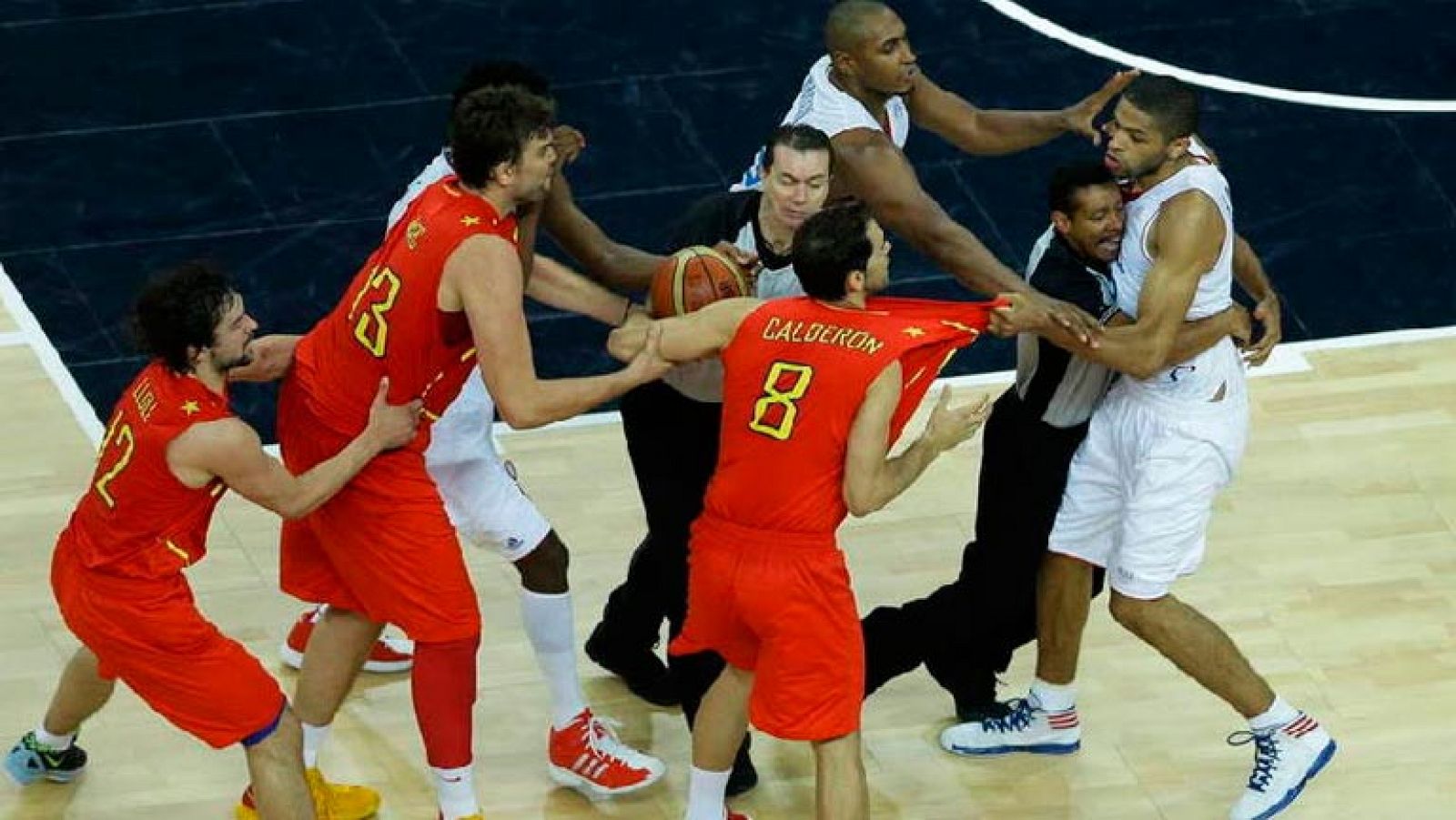 Telediario 1: España - Francia de baloncesto, un amistoso solo de nombre | RTVE Play