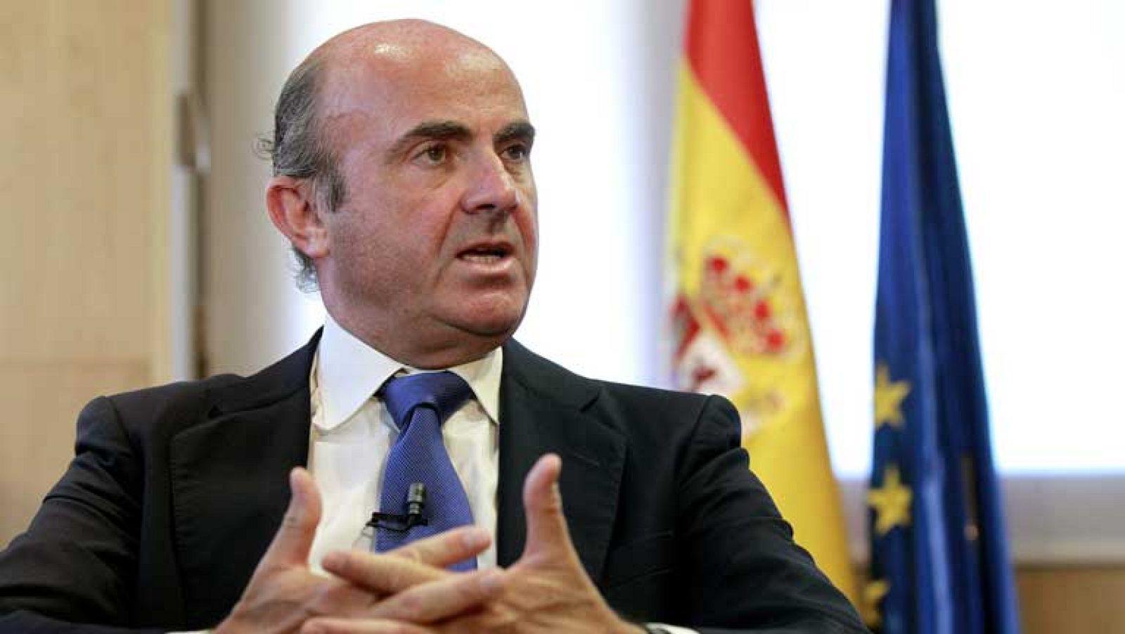 De Guindos asegura que el paro bajará más de lo previsto